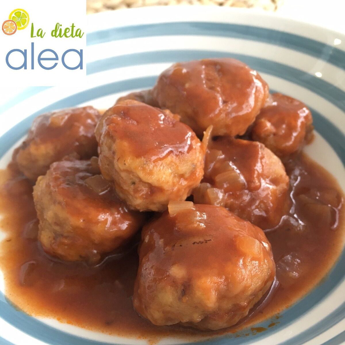 Albóndigas de pescado con salsa espectacular