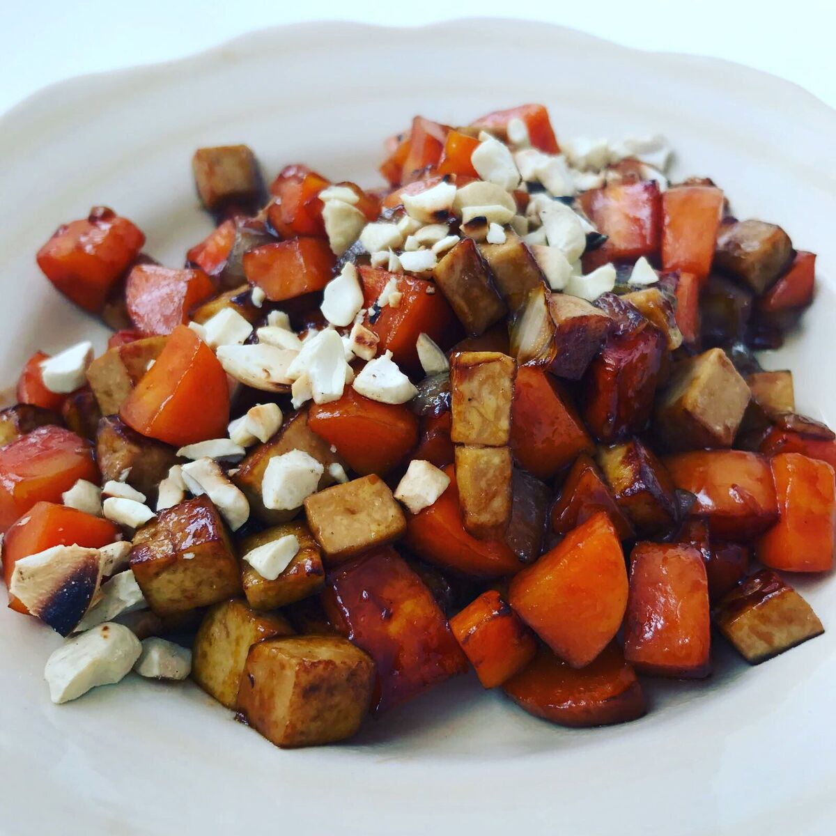 Zanahorias caramelizadas con almendras y pollo (o tofu)