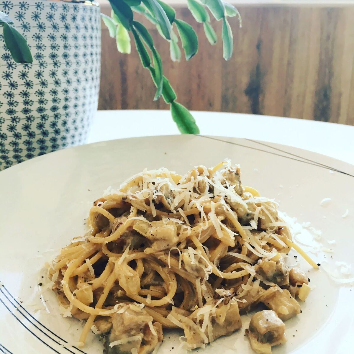 Espaguetis a la carbonara (con un truco genial)