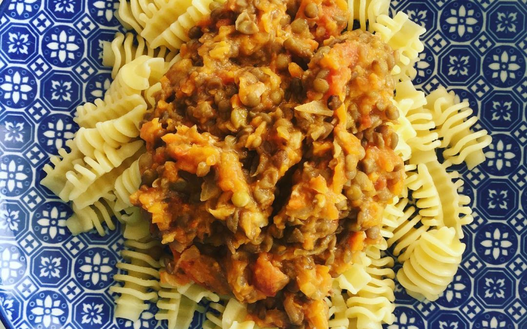 MACARRONES A LA BOLOÑESA VEGETAL